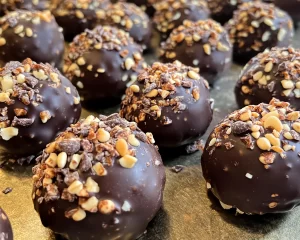 Healthy Munchies: Dark Chocolate Trail Mix Bites in 10 Minutes