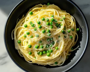Spring Dinner: Creamy Pea Pasta in 15 Minutes